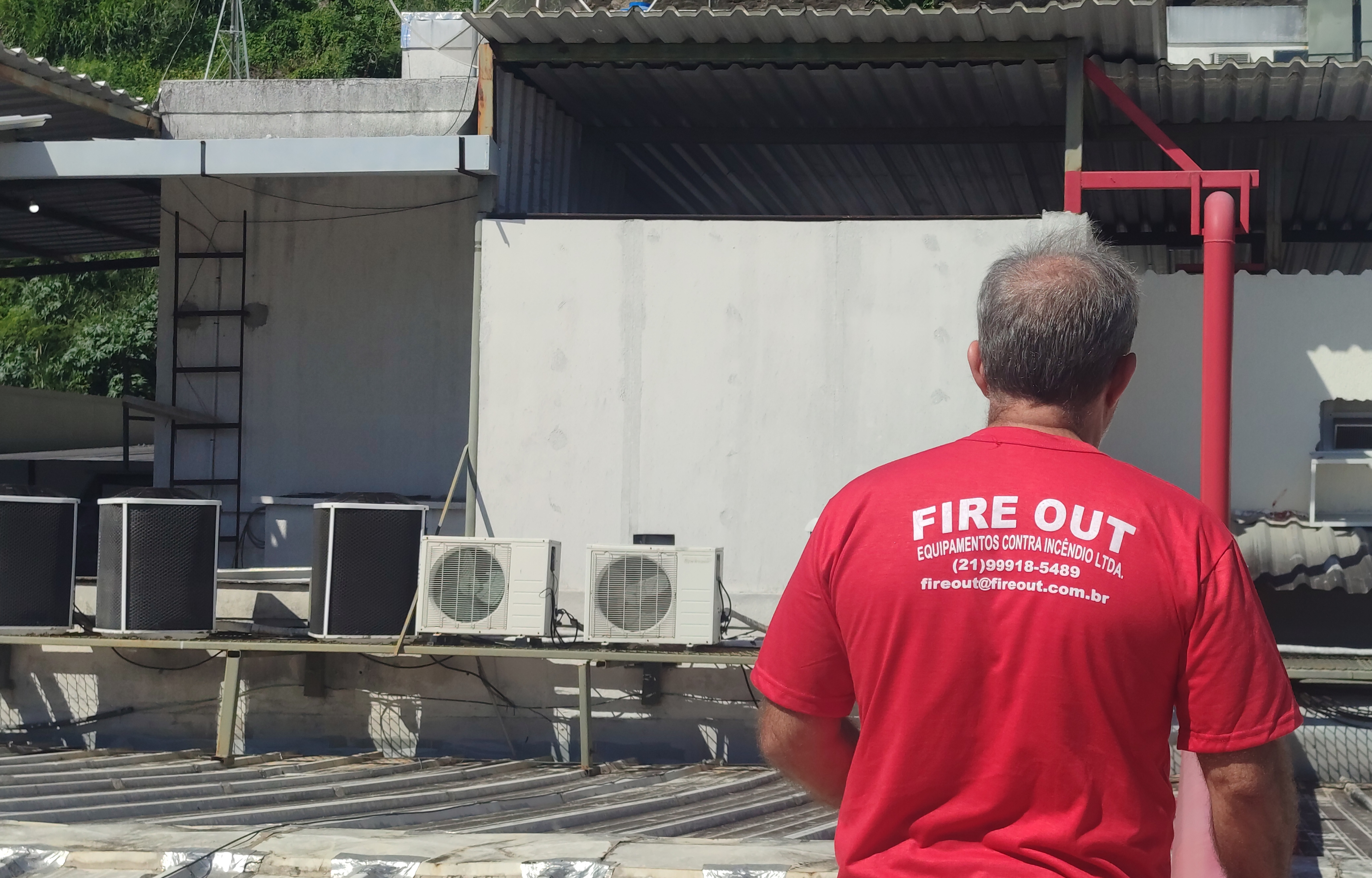 Fire Out equipe em ação